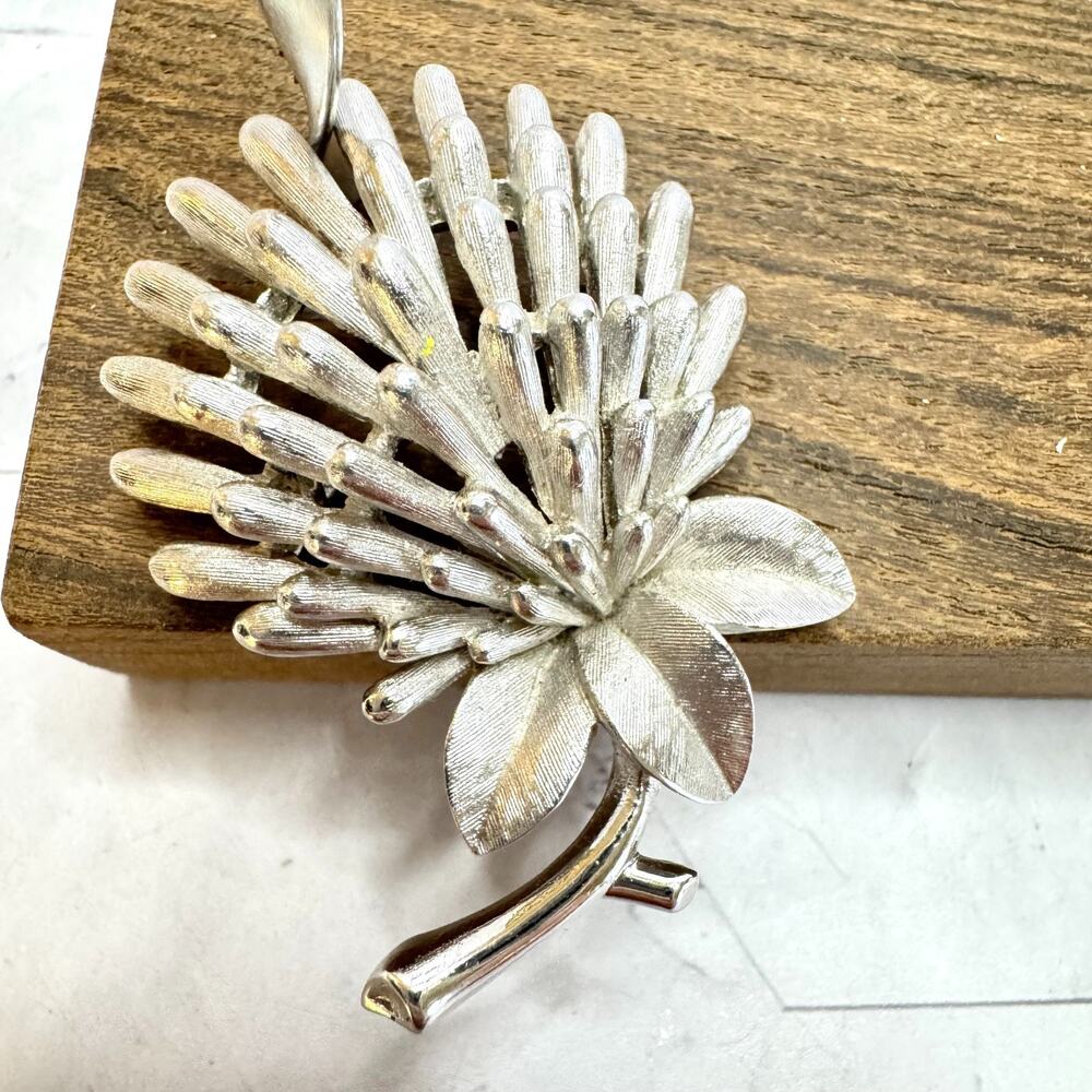 Vintage Crown Trifari Brooch Estate Silver Tone Thistle Flower Pin Signed 1 3/4"